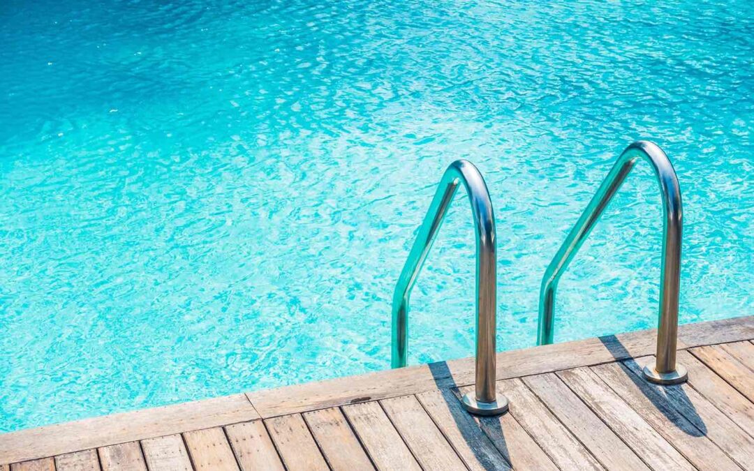 Salt water chlorination: advantages and disadvantages over traditional chlorination